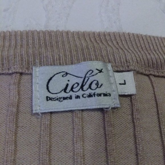 NWOT Cielo Casual Sweater Top (large) - Picture 4 of 5